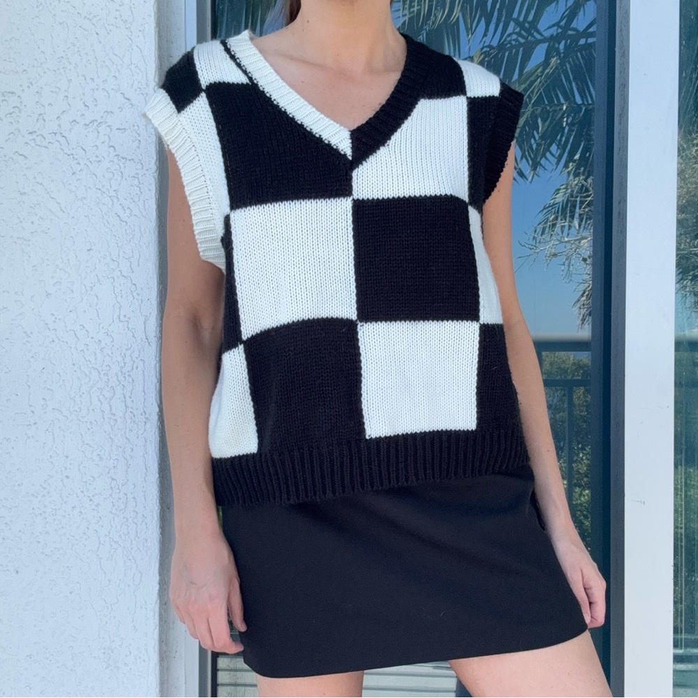 Black white checker knit vest top